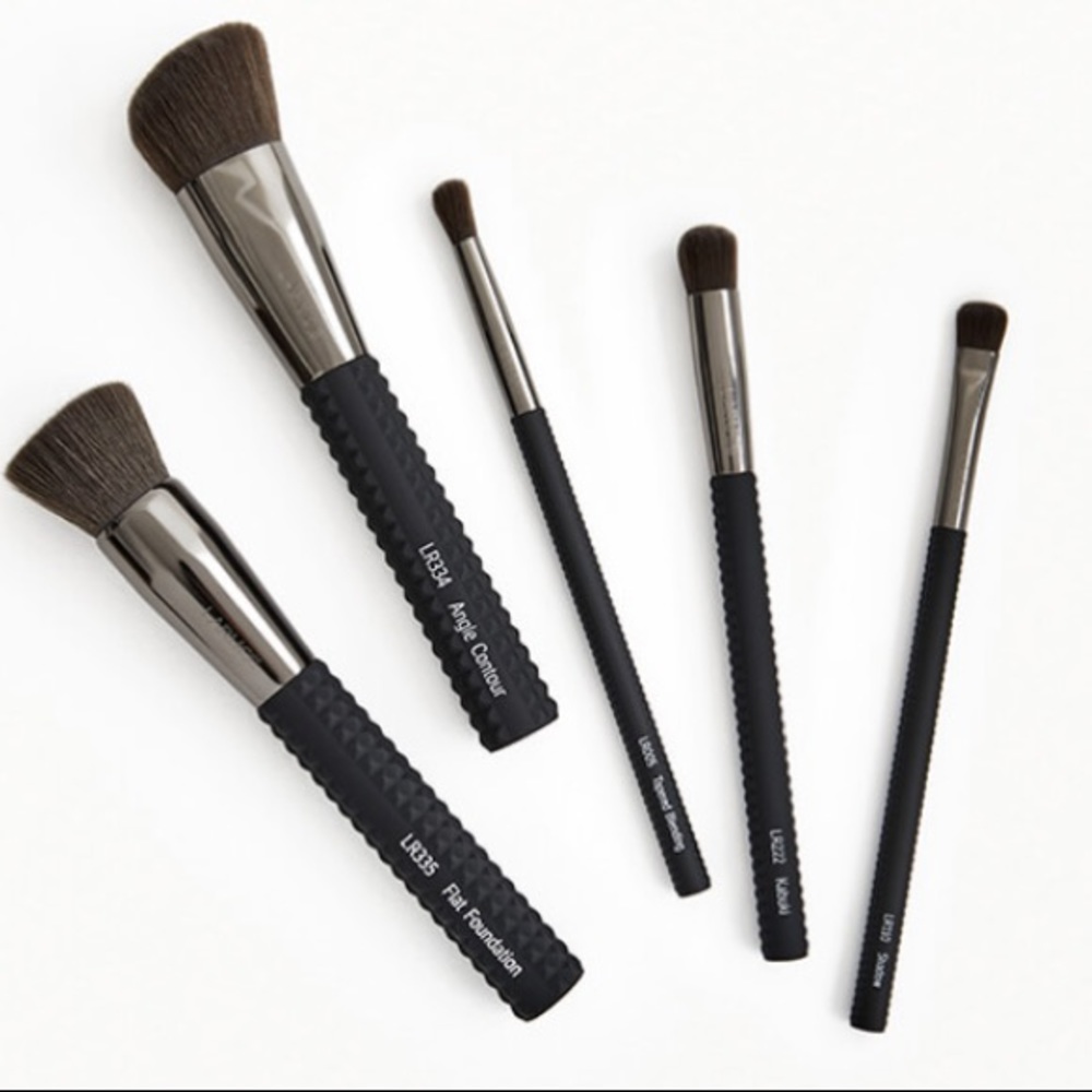 HUGE DISCOUNT⭐️Essential Brush Set